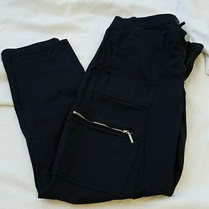 WHBM THE SLIM pant with zipper accents